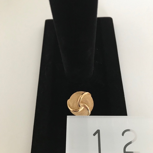 RARE VTG 1960s Crown Trifari Gold Tone Statement Earrings Basketweave Design - Picture 13 of 15